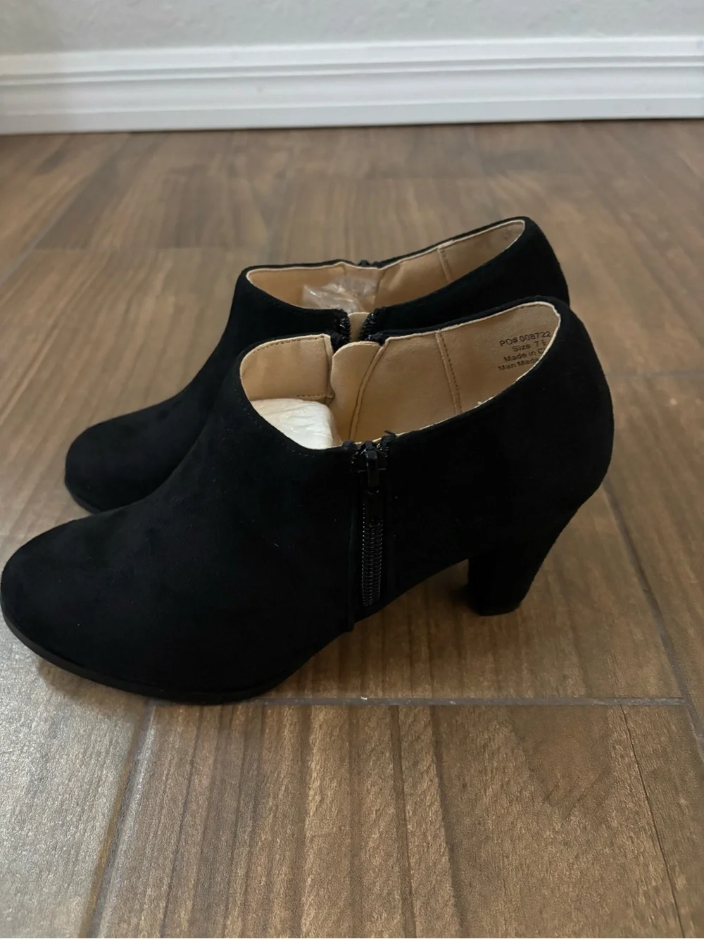 Journee Collection Women's Comfort Wide Width Sanzi Bootie